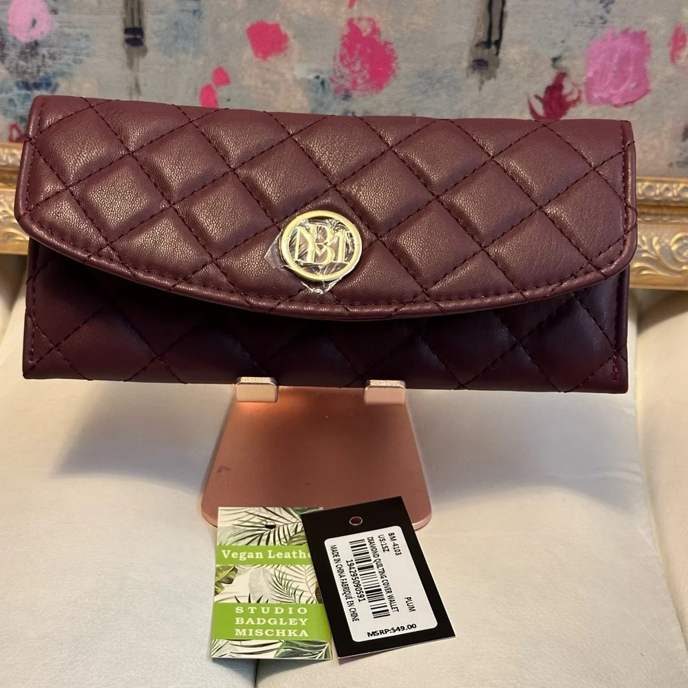 Badgley Mischka Quilted Vegan Leather Card Wallet NWT Burgundy